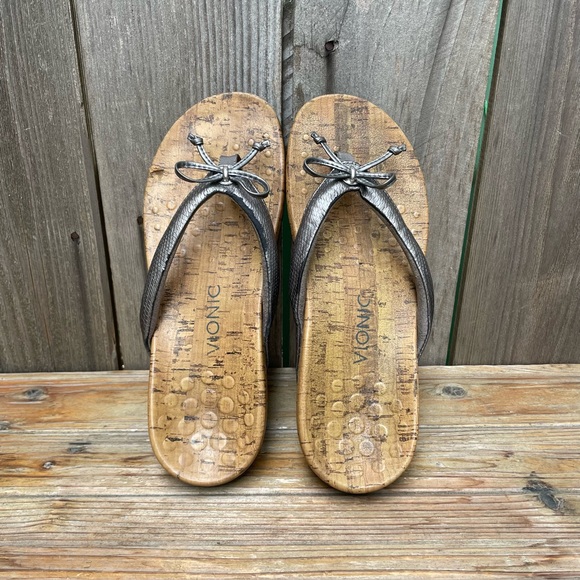 Vionic Bella Metallic Silver Thong Sandal Womens Size 8 - Picture 11 of 16